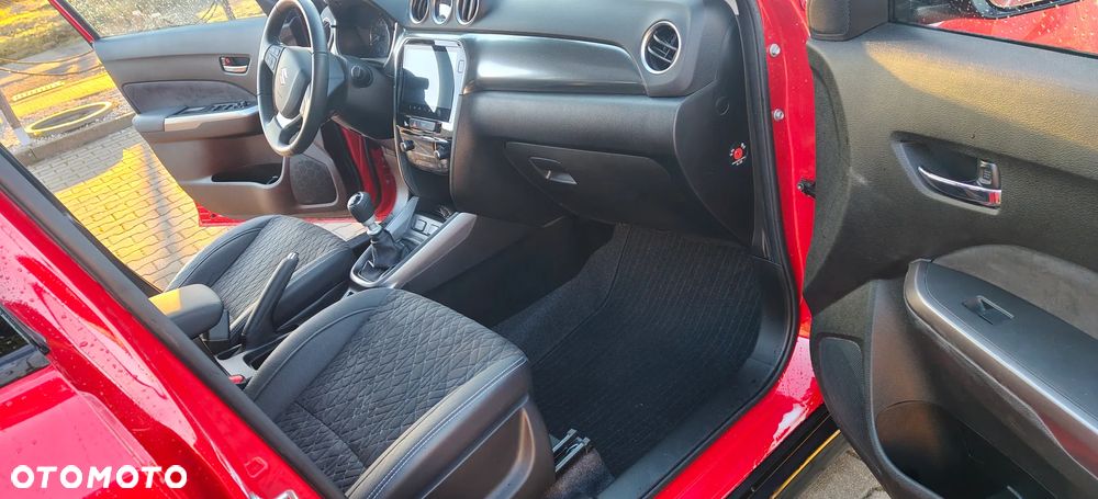 Suzuki Vitara 1.4 Boosterjet Hybrid Comfort+ "SHINKAI" - 10