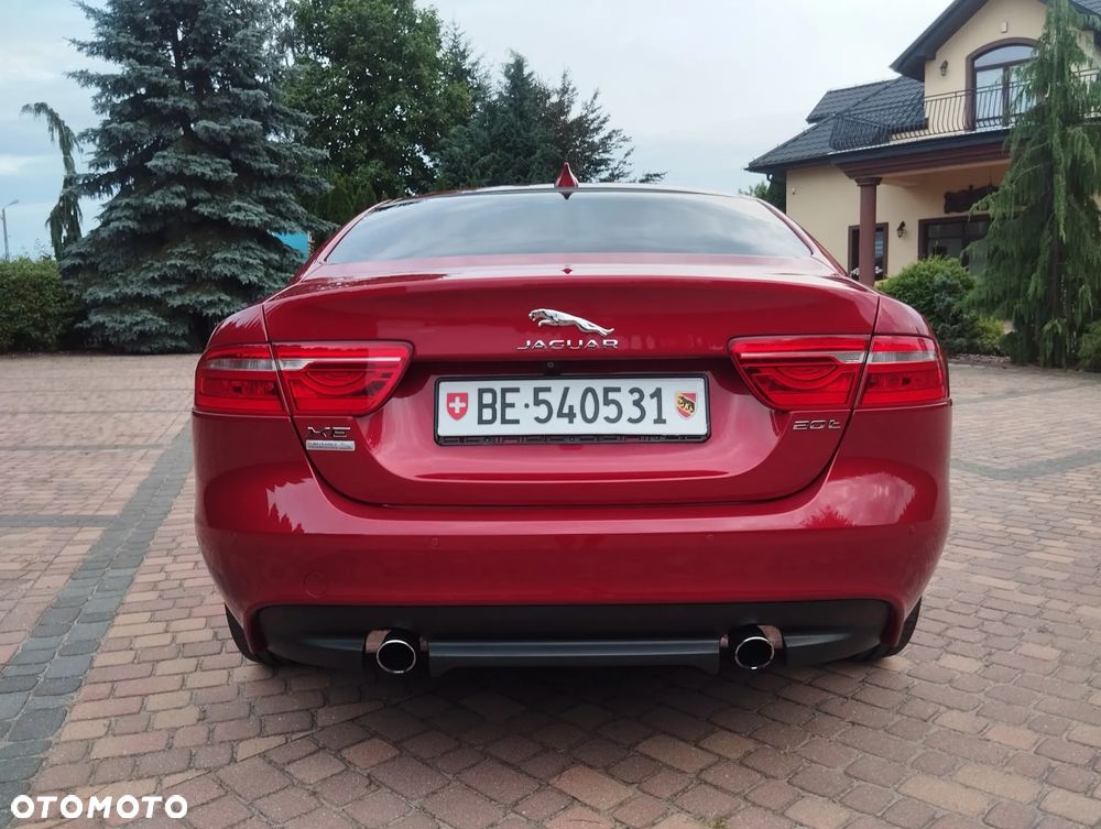 Jaguar XE 20t R-Sport - 5