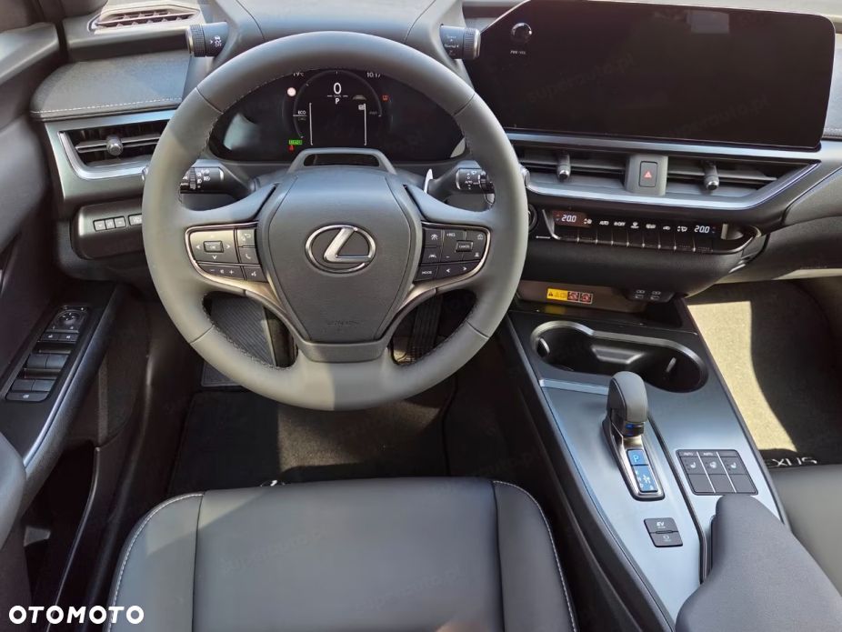 Lexus UX - 8
