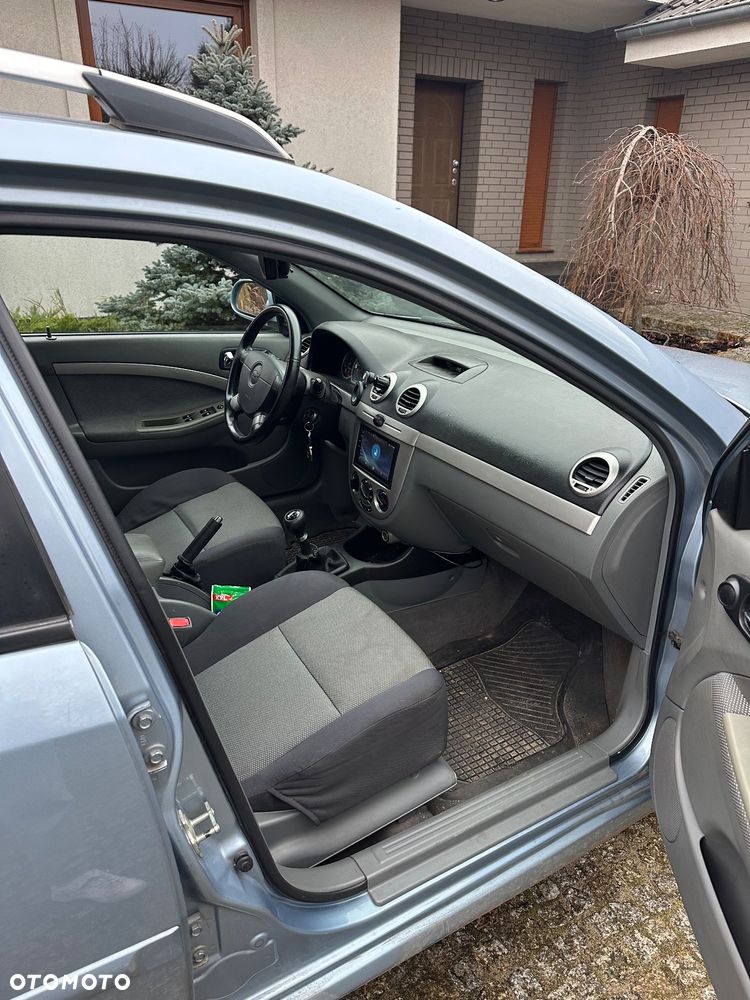 Chevrolet Nubira - 11