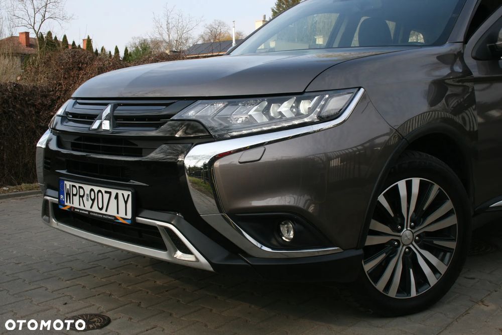 Mitsubishi Outlander - 19