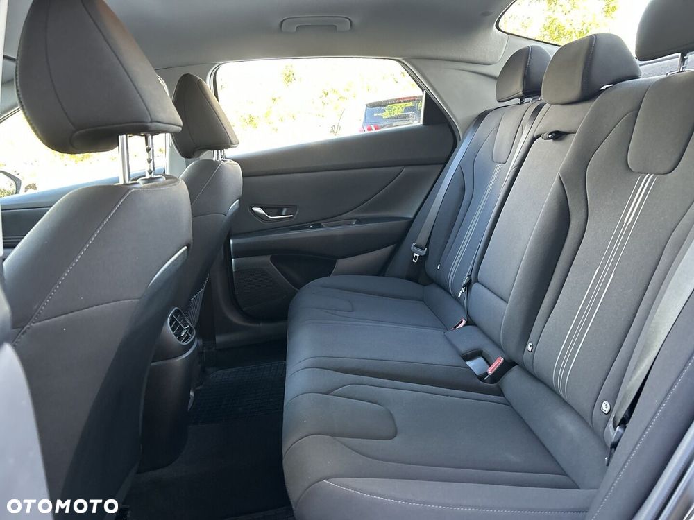 Hyundai Elantra 1.6 Smart - 25