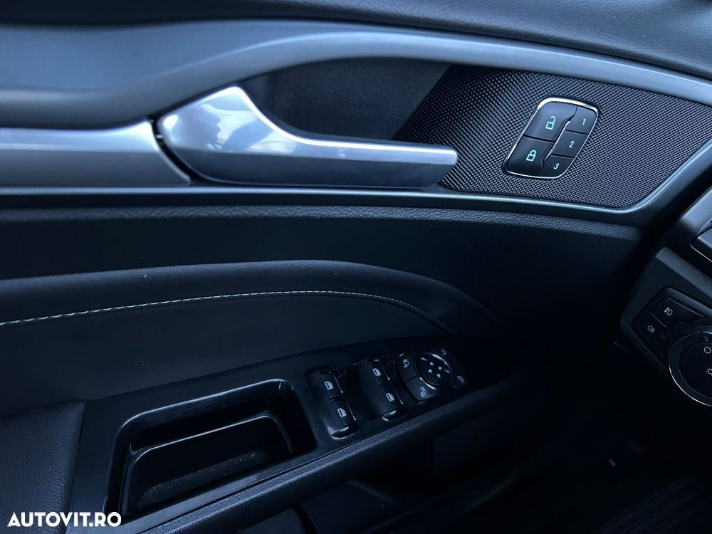 Ford Mondeo 2.0 TDCI PowerShift ST Line High - 18