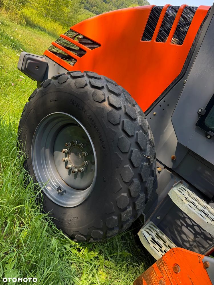 Hamm H 7i Walec Terenowo Drogowy Guma Stal. 6,5 tony 8ton. Import Norwegia 2017 rok. 1600 mtg. silnik KUBOTA 4cyl. Maszyna nie różni się od Nowej z salonu! Klimatyzacja wentylacja. Serwisy w Dekra AKTUALNE. Zero zniszczeń IGŁA !! Gotowy do długiej pracy. Po dużych serwisach eksploatacyjnych w Norwegii. Walec z Upadłości od pierwszego właściciela. Jego historia od nowosci to jedna inwestycja miejska! Jedyna taka okazja! Szerokość 168cm. Bardzo mały walec a moc Potężna! Full Wypas Wersja Norweska. Opony piękny stan. Ani deka luzów i wycieków. OKAZJA - 33