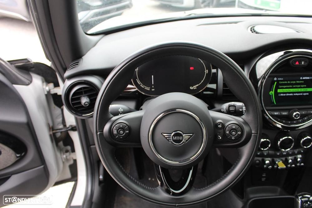 MINI 3 Portas Cooper SE Essential - 26