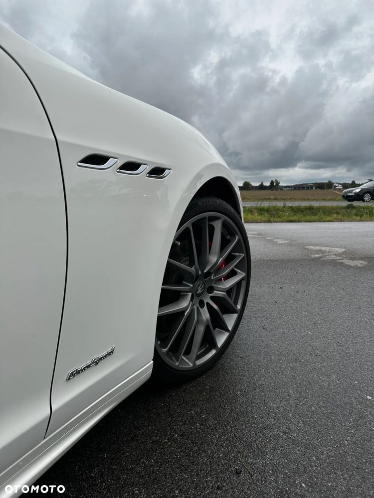 Maserati Ghibli - 5