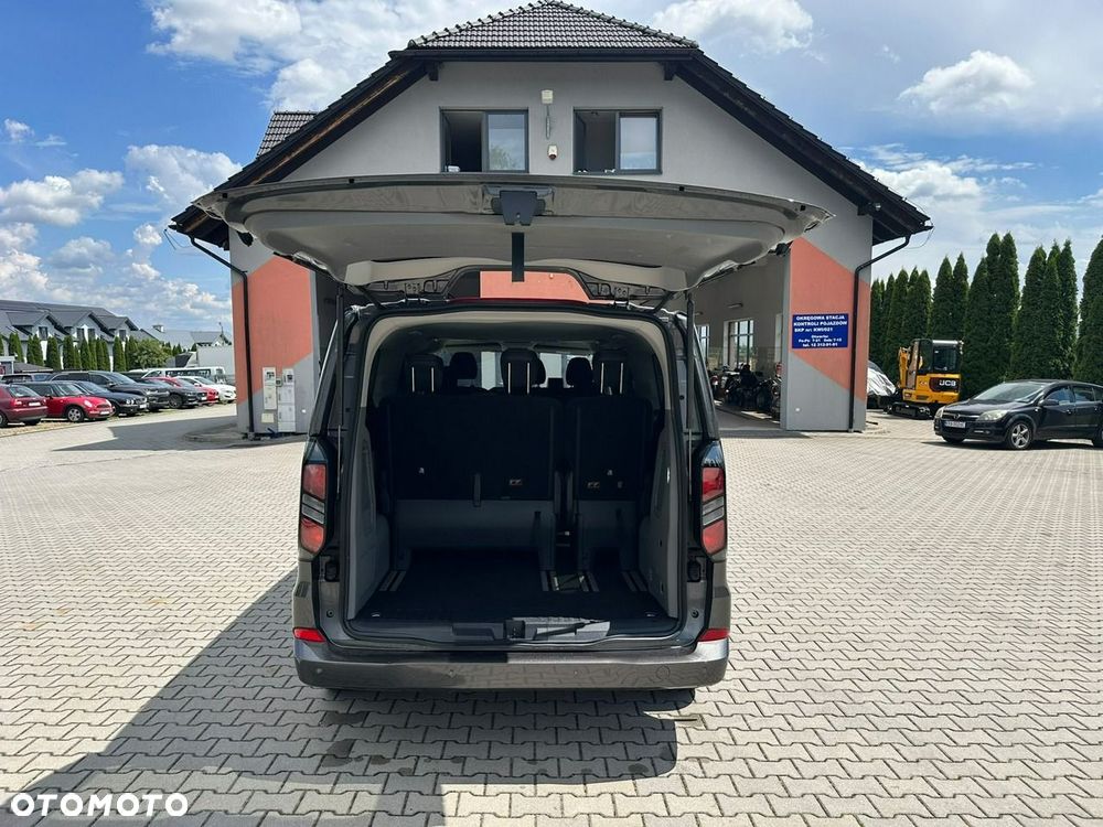 Ford Tourneo Custom - 13