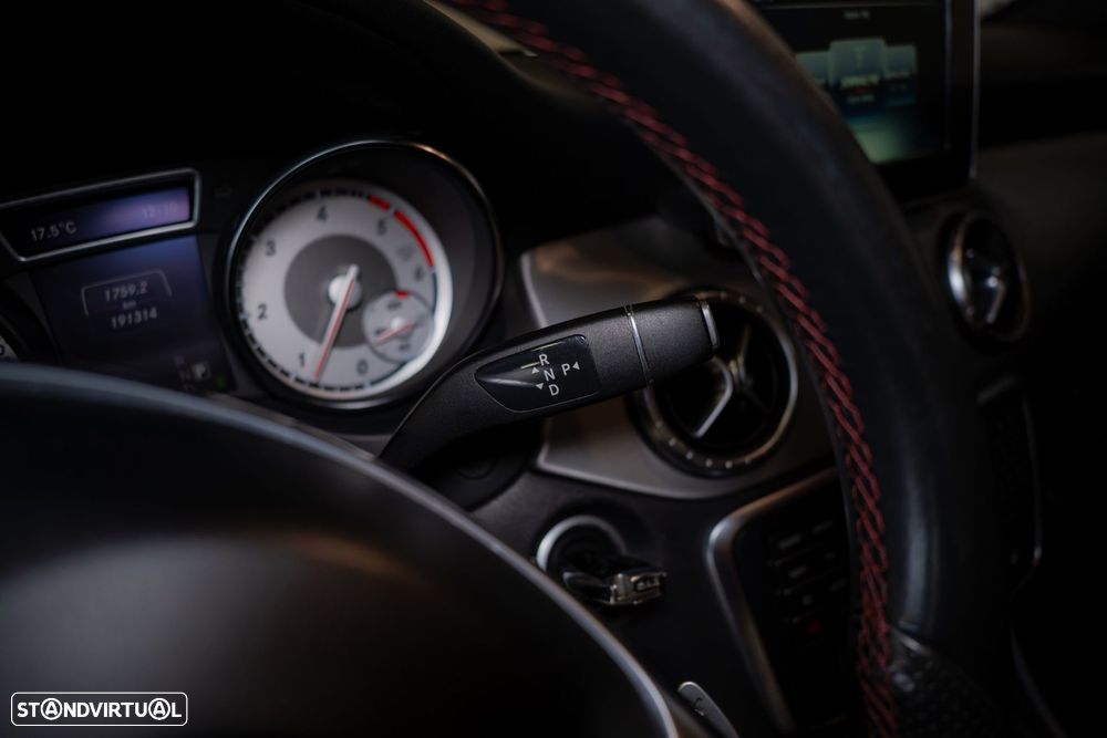 Mercedes-Benz CLA 220 d 7G-DCT AMG Line - 32