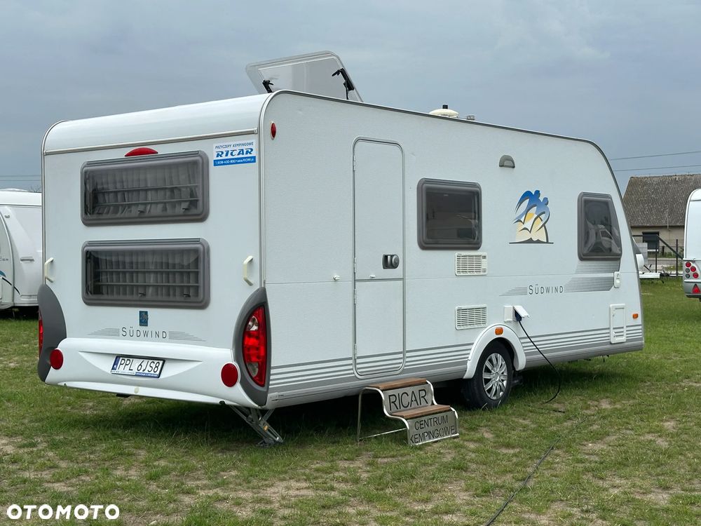 KNAUS 500 SUDWIND z napędem, markizą i łóżkami piętrowymi- 6os. - 1