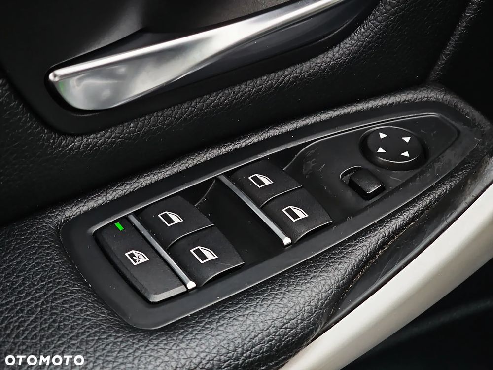 BMW Seria 3 320d Efficient Dynamics - 14