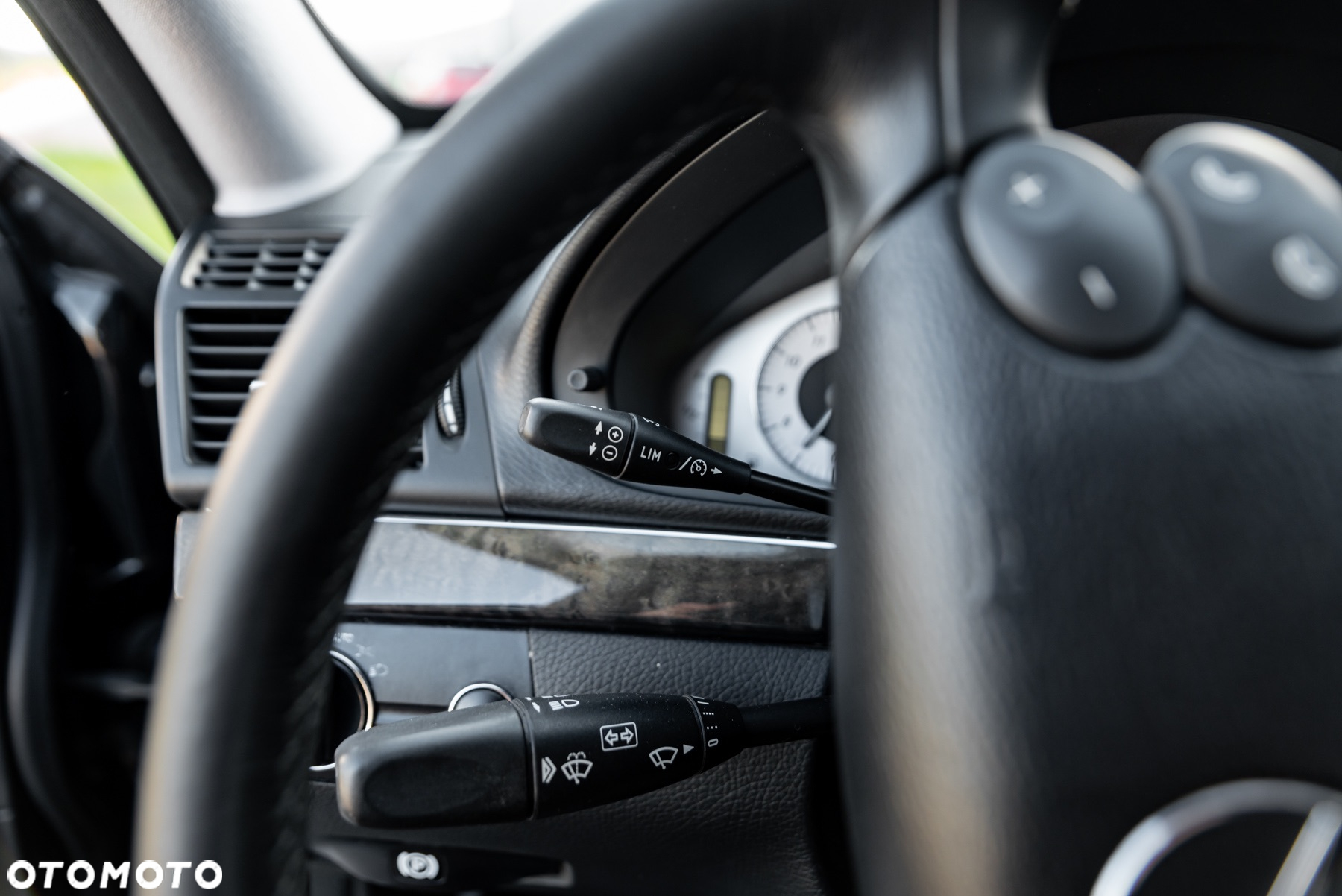 Mercedes-Benz Klasa E 200 BlueEFFICIENCY 7G-TRONIC Avantgarde - 28