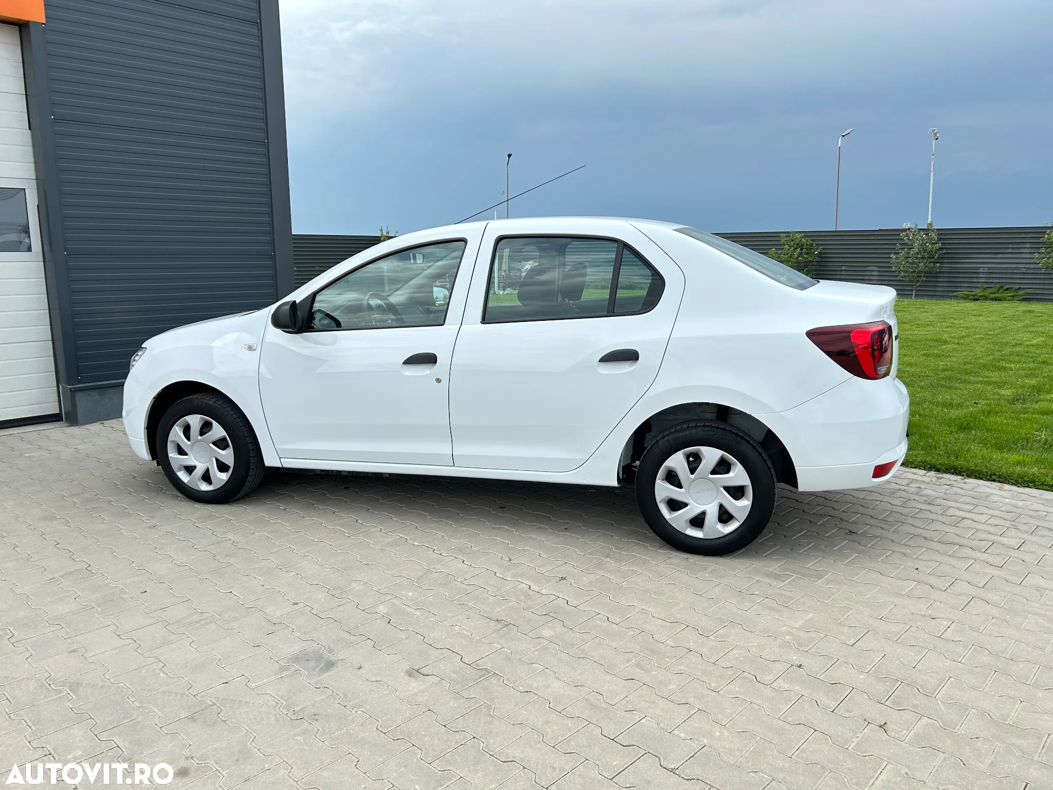 Dacia Logan 1.0 SCe Laureate - 3