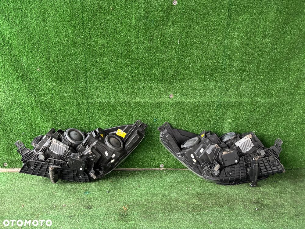 Ford Kuga MK2 lift lampa lewa ,prawa Xenon  ST Line czarny  środek - 7