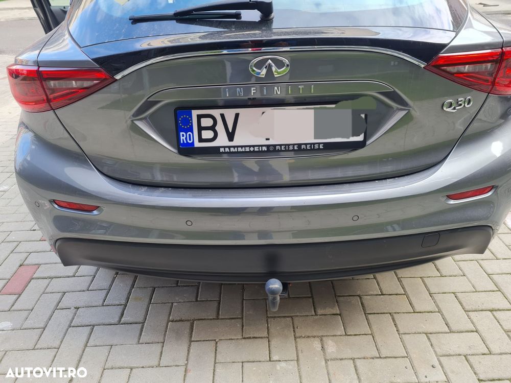 Infiniti Q30 1.6t DCT Premium Tech - 6