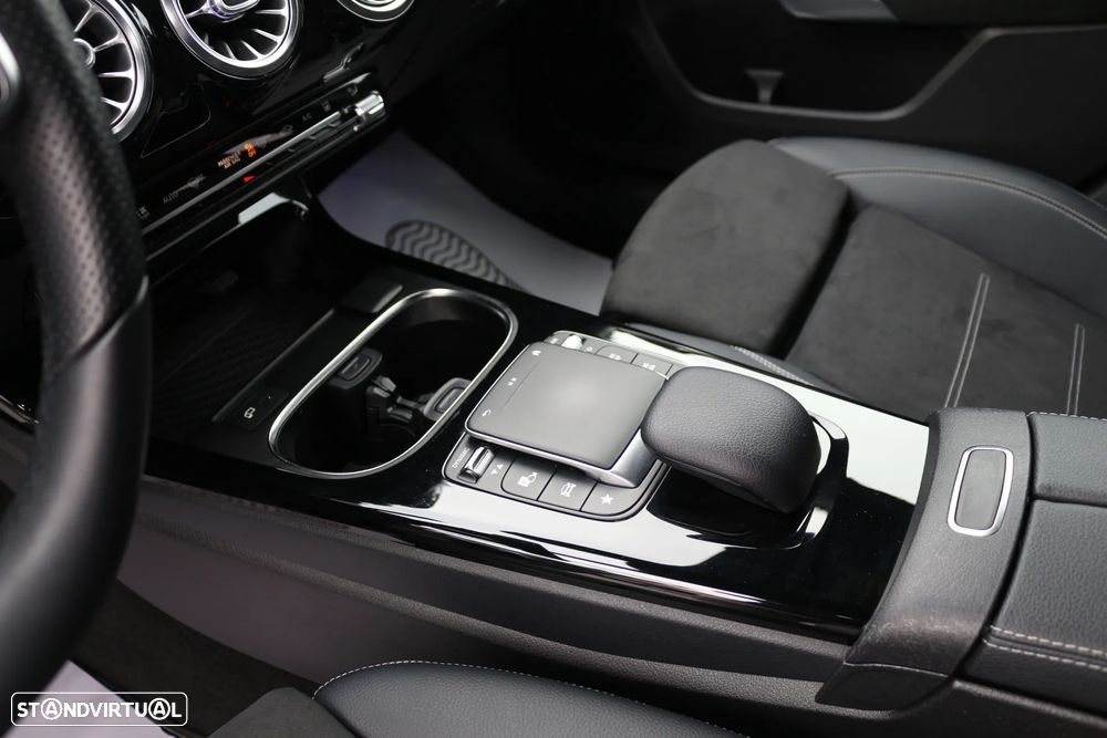 Mercedes-Benz A 250 e 8G-DCT AMG Line - 18