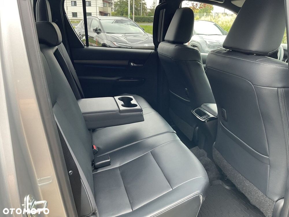 Toyota Hilux 2.8 D-4D mHEV Double Cab Invincible 4x4 - 10