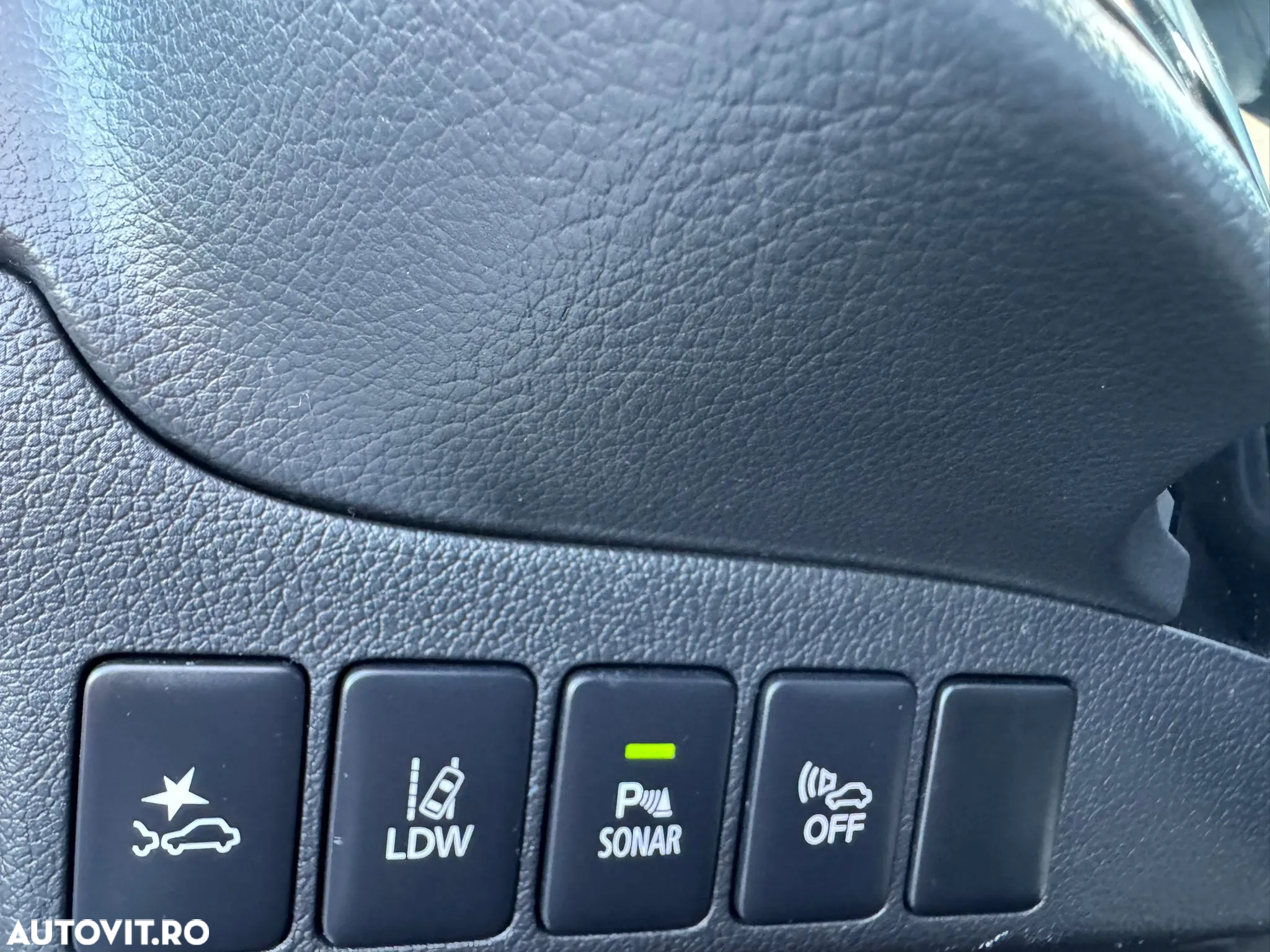 Mitsubishi Outlander 2.4 4WD Plug-In Hybrid Plus - 18