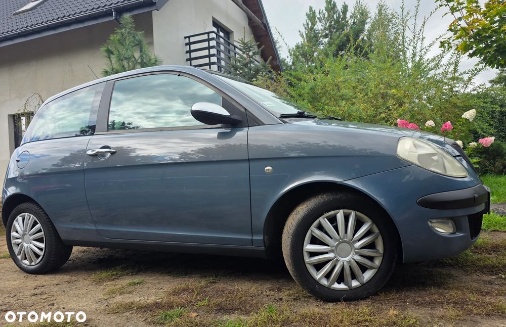 Lancia Ypsilon 2004 photo 3
