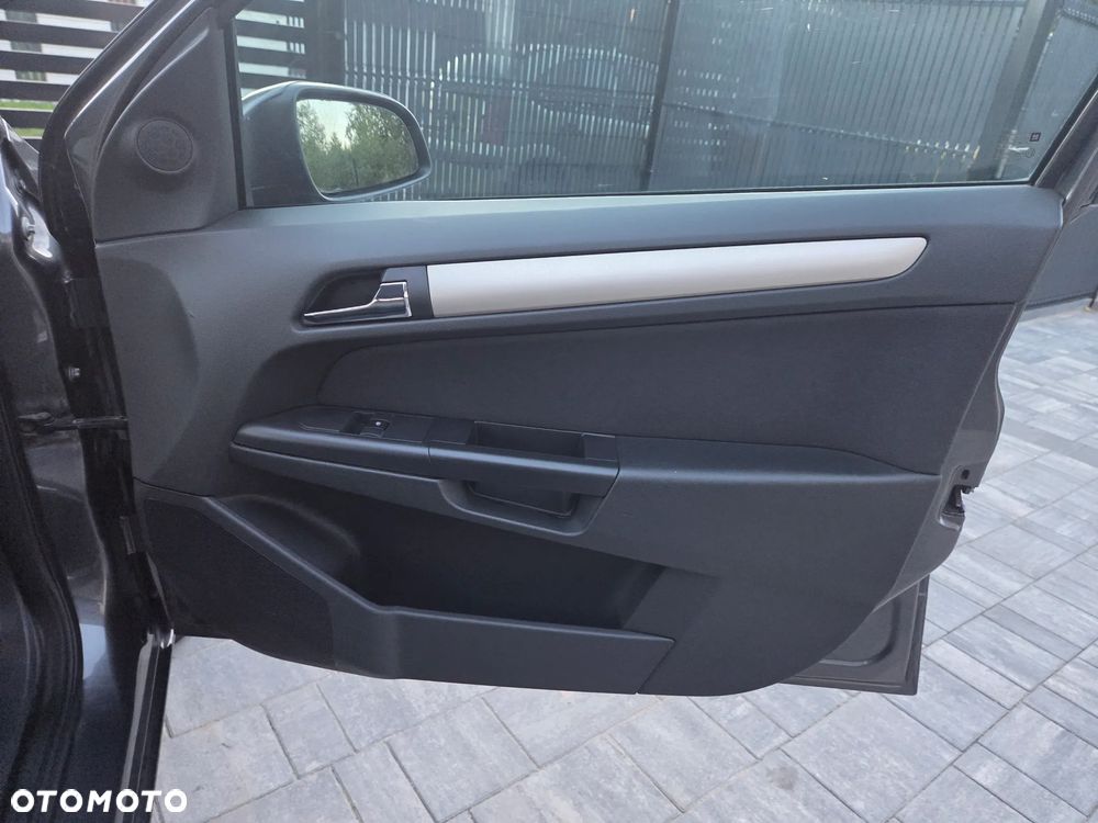 Opel Astra 1.6 Automatik Design Edition - 19
