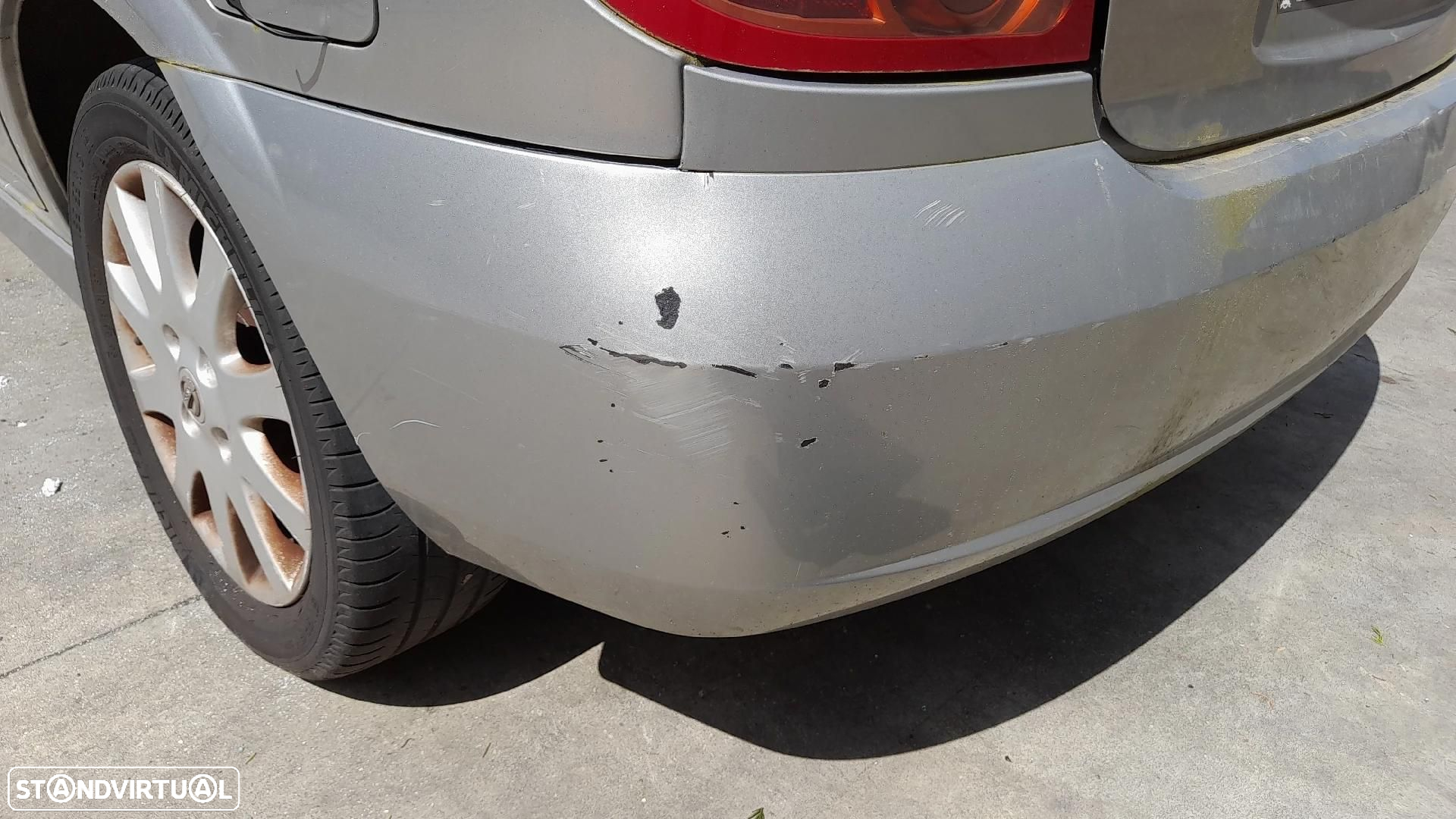 Pára-choques trás NISSAN Almera II Hatchback (N16) - 2