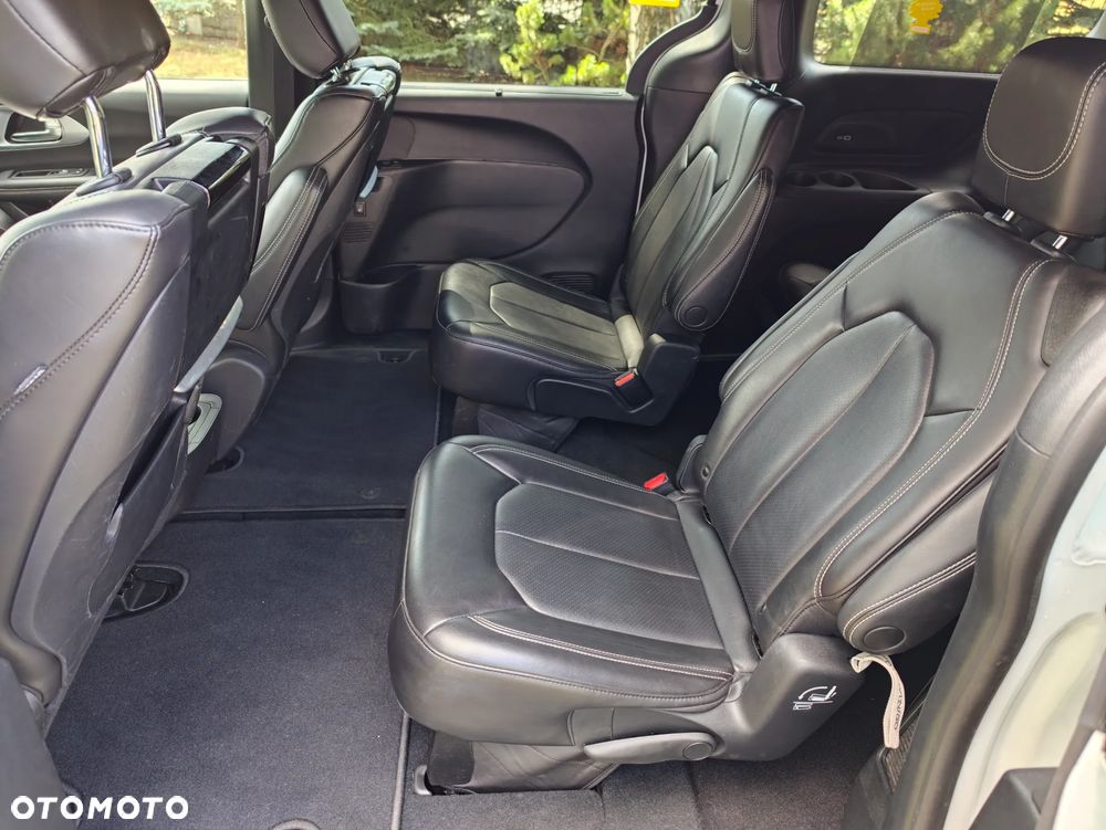 Chrysler Pacifica - 18