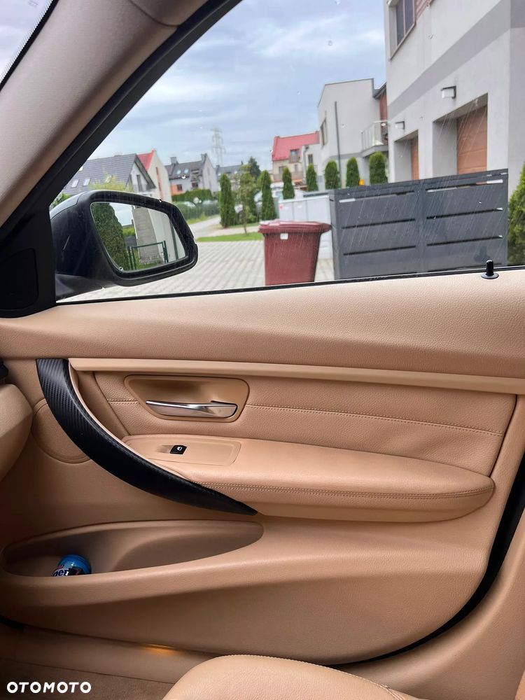BMW Seria 3 328i - 13