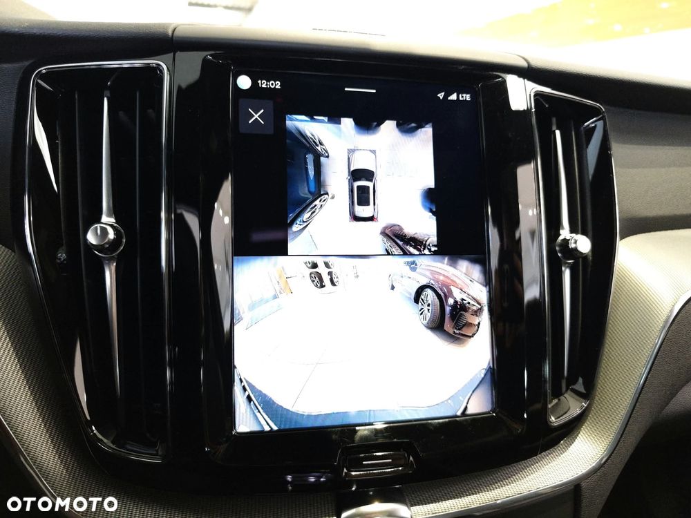Volvo XC 60 B5 B AWD Ultimate Dark - 37