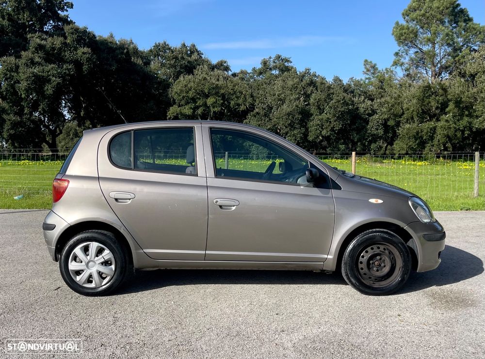 Toyota Yaris 1.0 Sol - 4