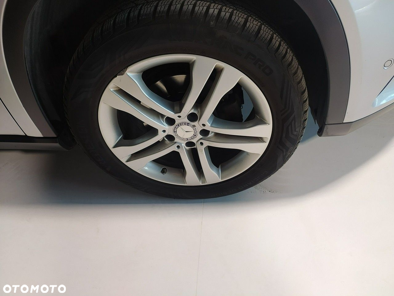 Mercedes-Benz GLA 200 7G-DCT - 19