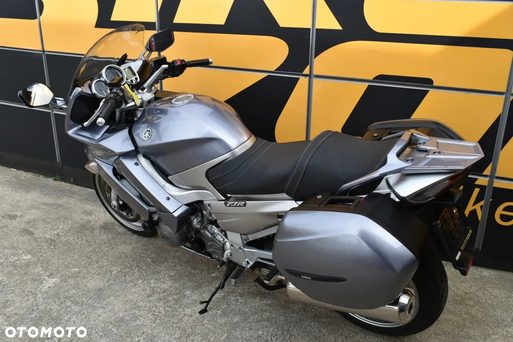 Yamaha FJR - 8