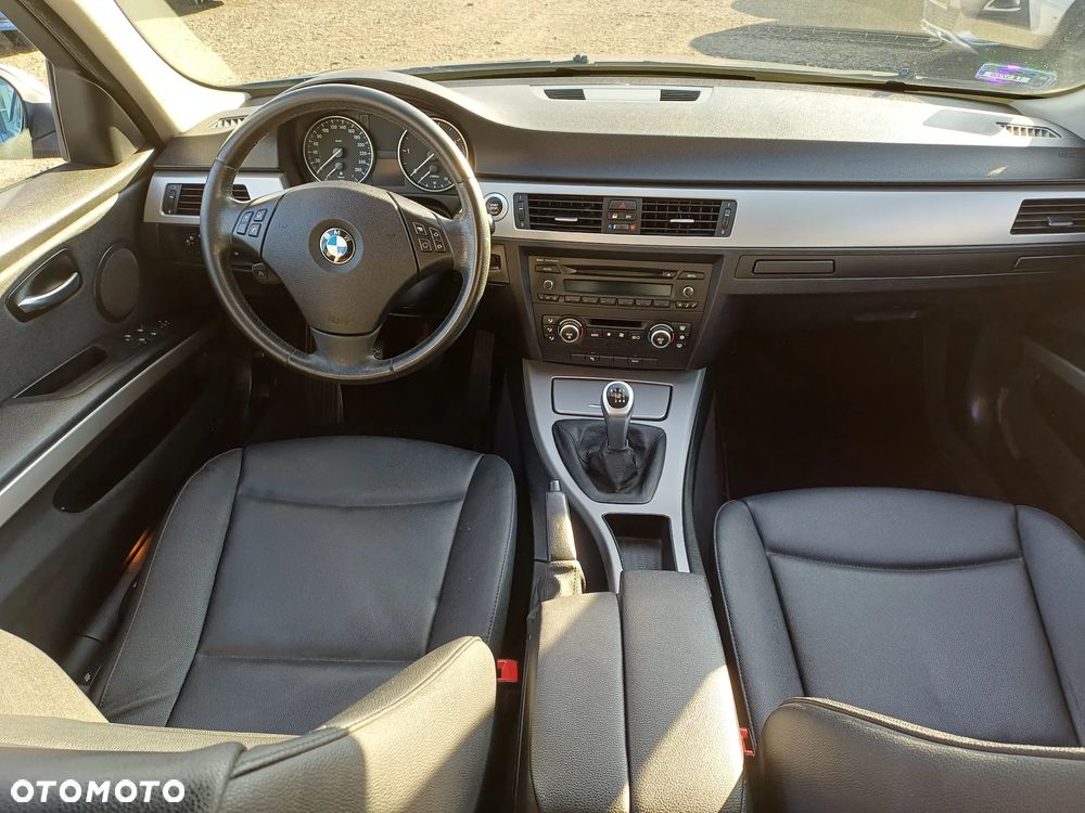 BMW Seria 3 318d - 22