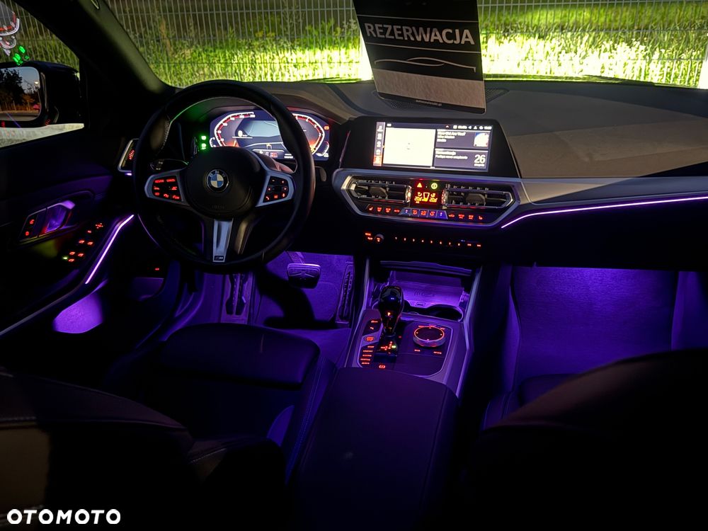 BMW Seria 3 318d M Sport Shadow - 40