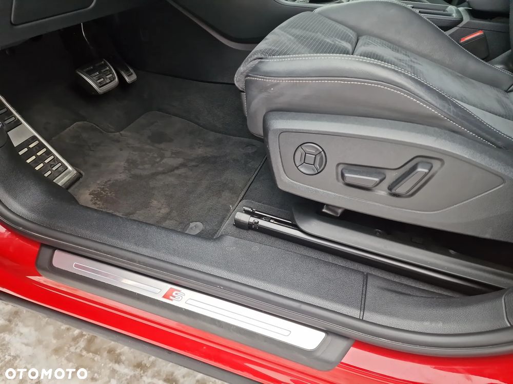 Audi Q3 Sportback 40 TFSI Quattro S-Line S tronic - 16