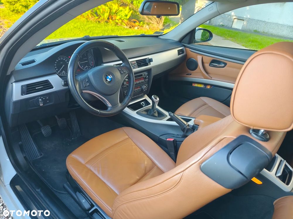BMW Seria 3 320d Coupe - 12