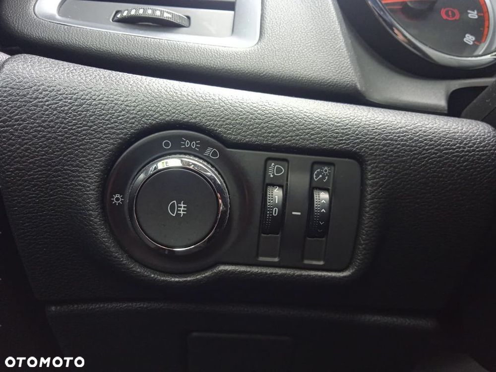 Opel Astra 1.4 T Enjoy - 29
