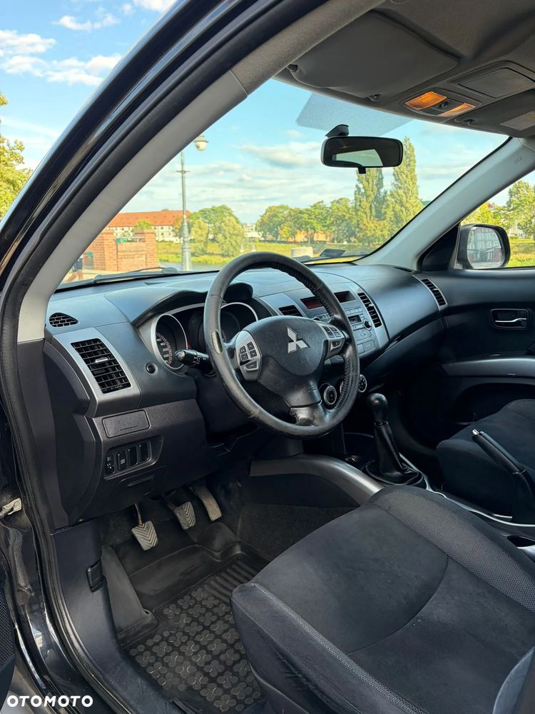 Mitsubishi Outlander 2.4 4WD Intense - 9