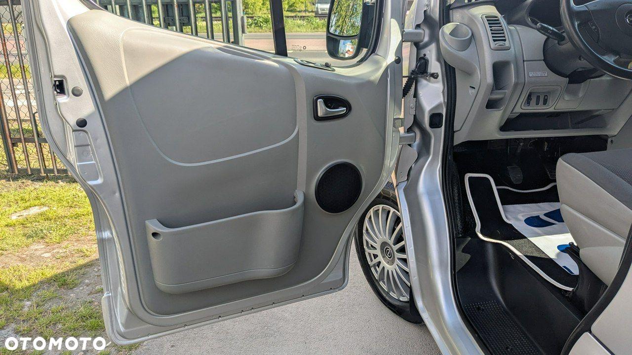 Opel Vivaro - 25
