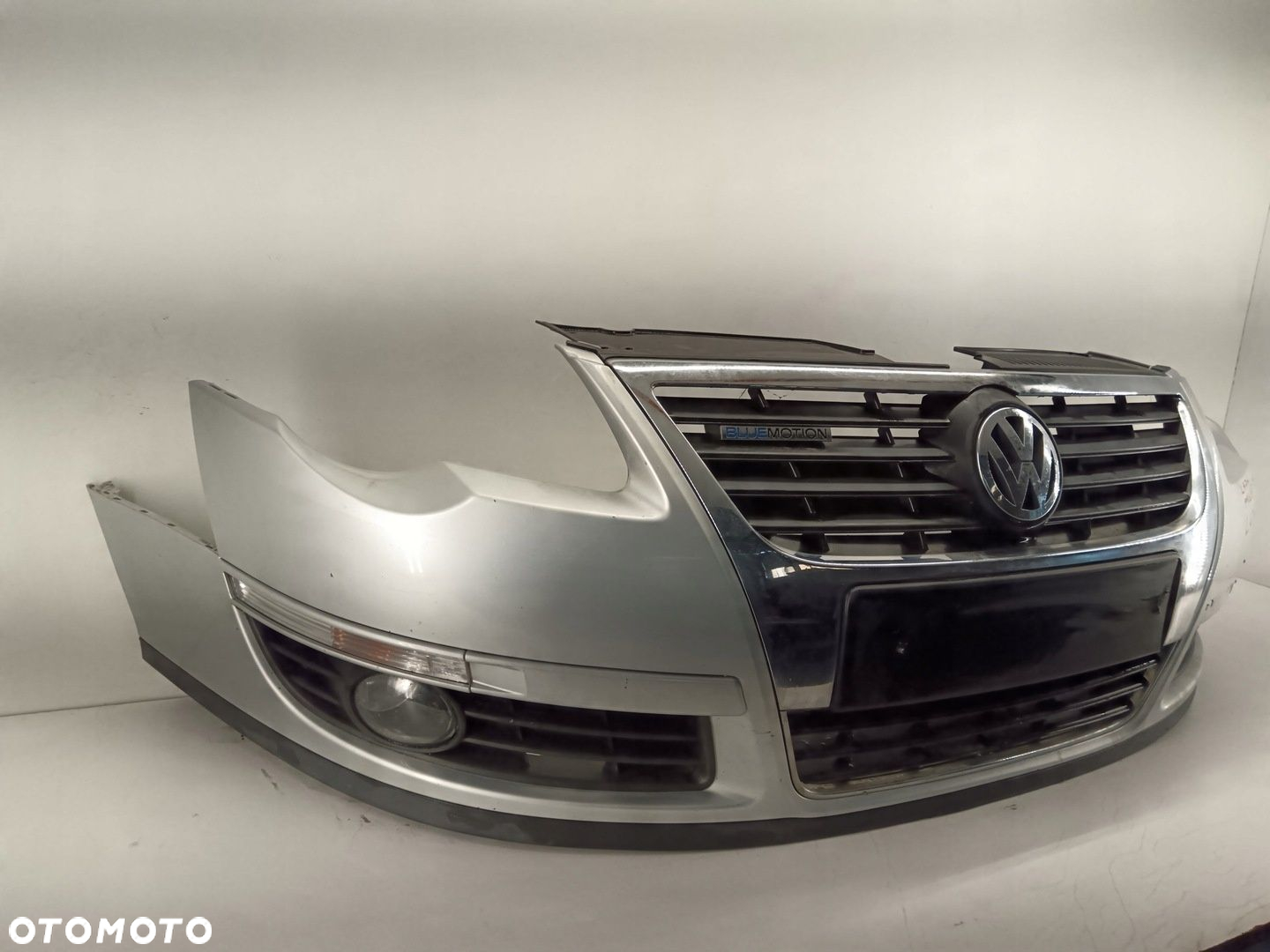 ZDERZAK PRZEDNI PRZÓD GRILL VW PASSAT B6 05-10 LA7W - 2