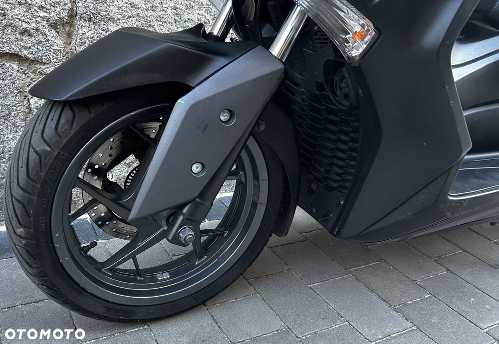 Yamaha X-max - 15