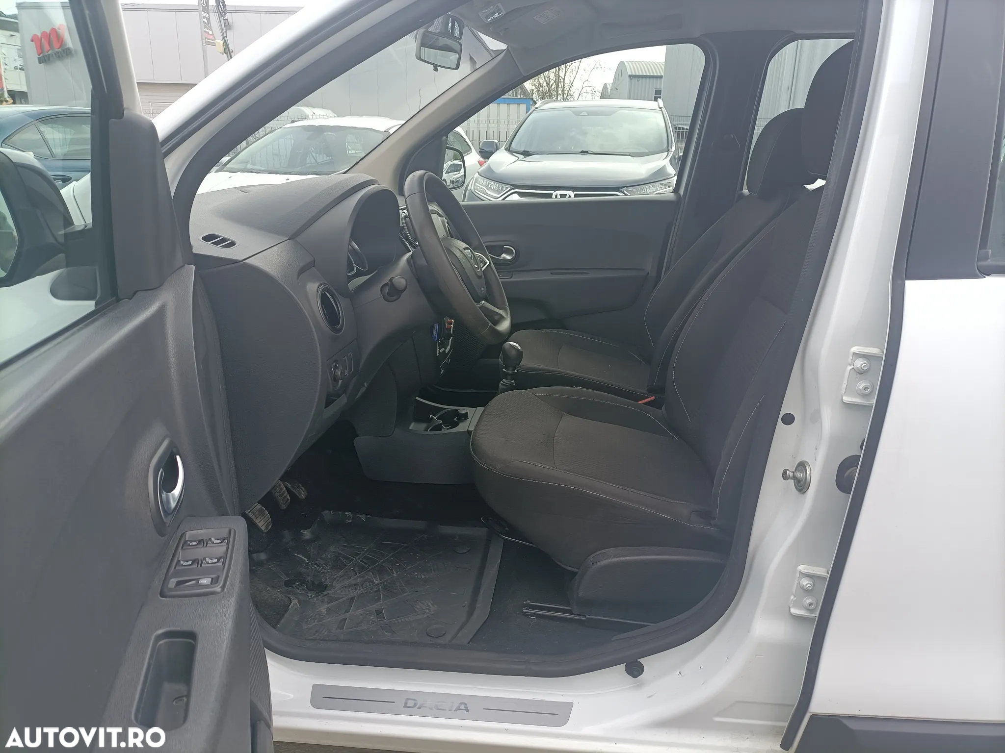 Dacia Lodgy 1.5 Blue dCi Laureate - 6