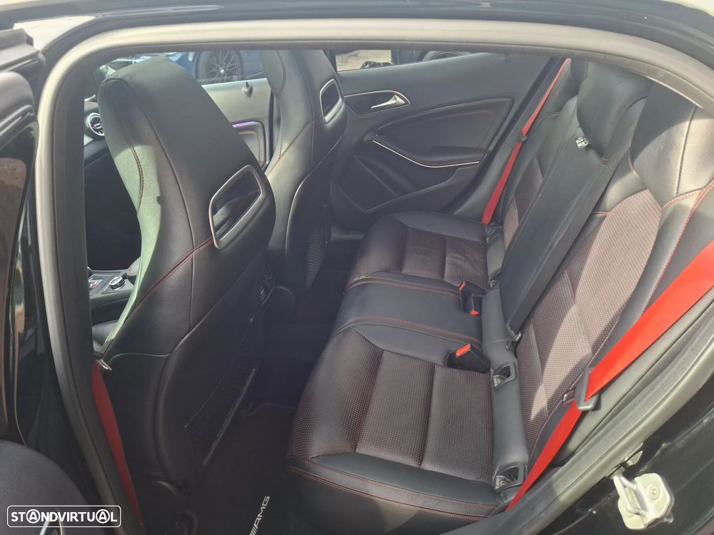 Mercedes-Benz GLA 45 AMG - 22