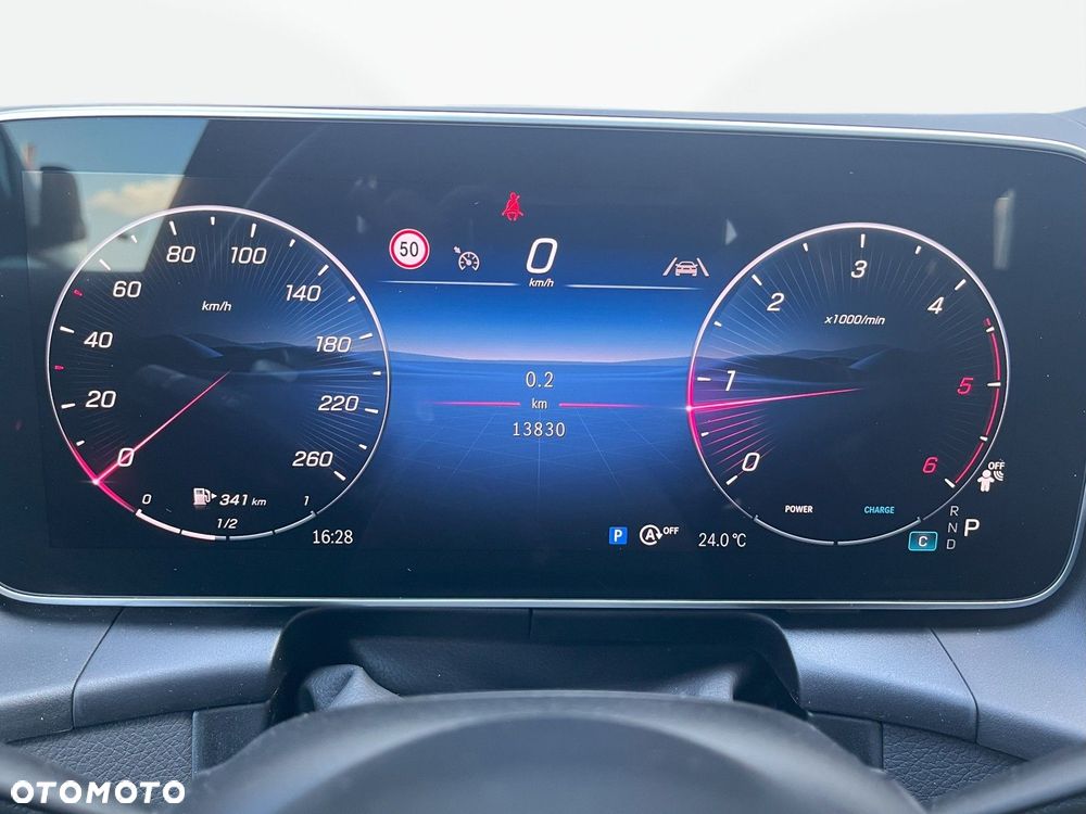 Mercedes-Benz GLC - 32