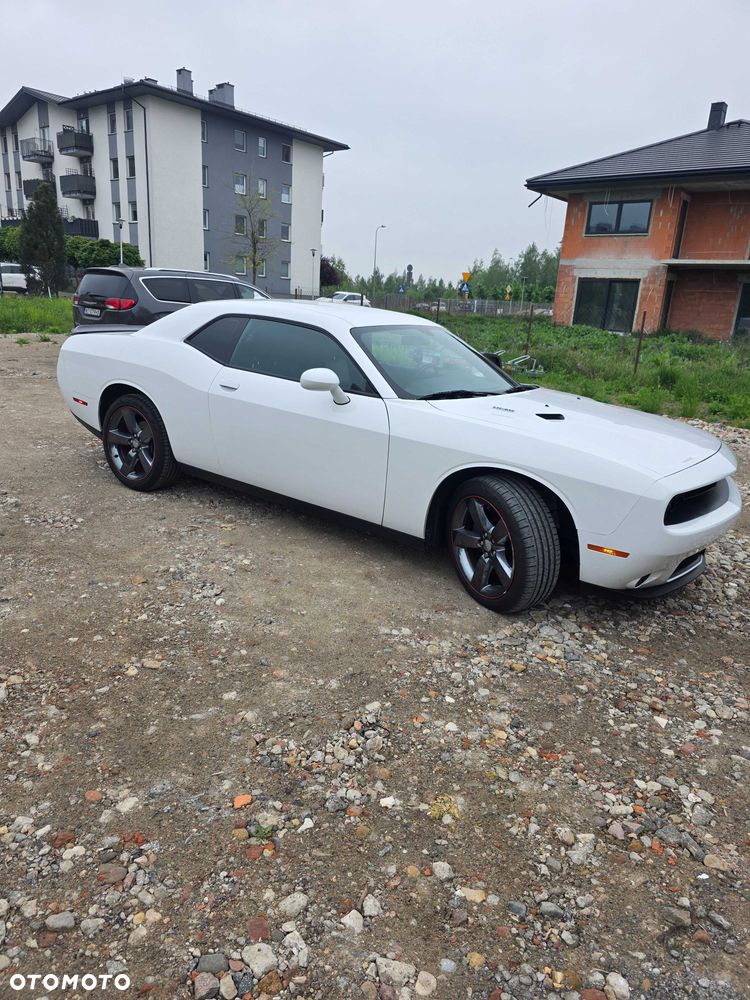Dodge Challenger - 1