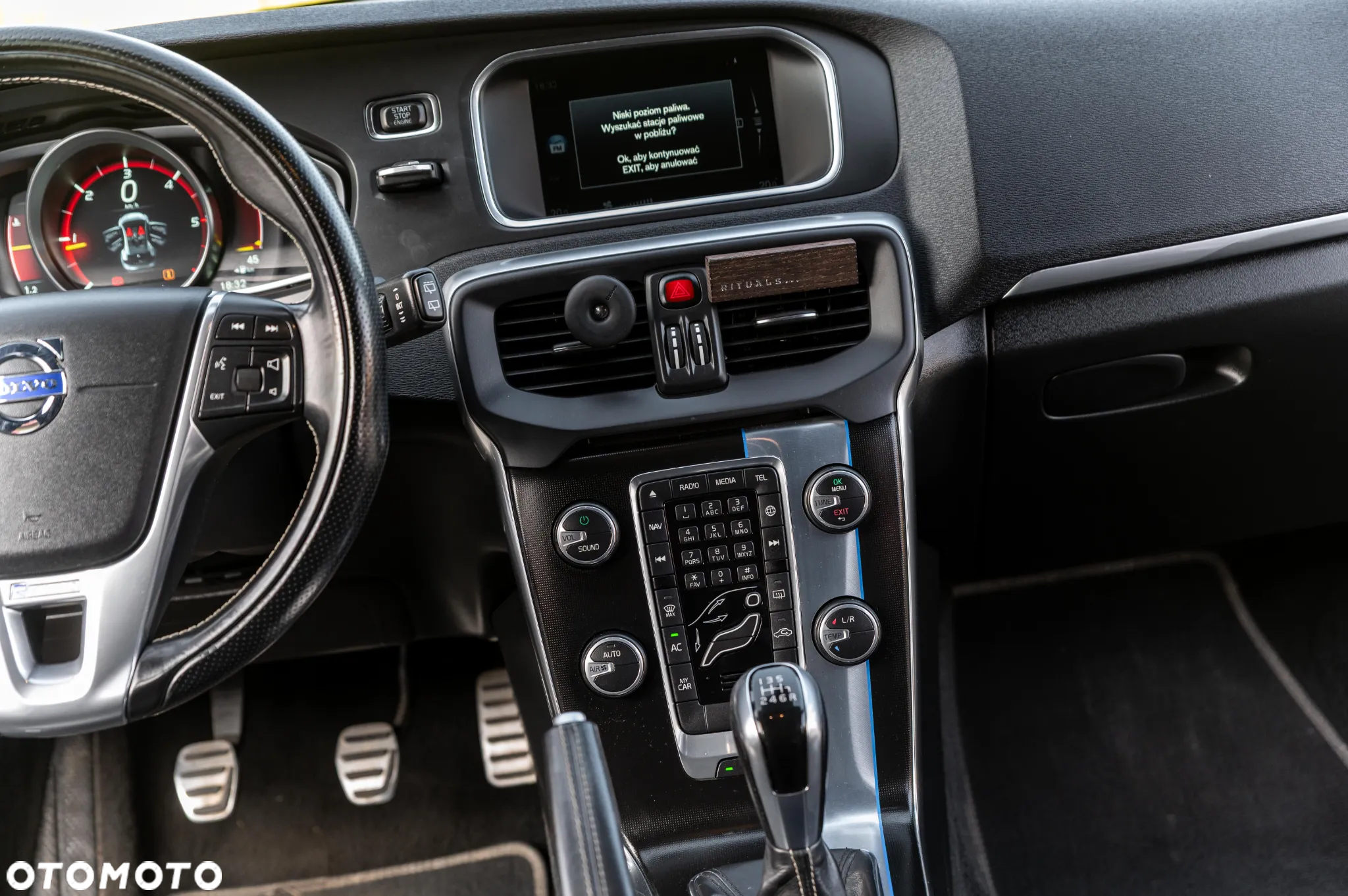Volvo V40 D4 Drive-E R-Design Momentum - 25
