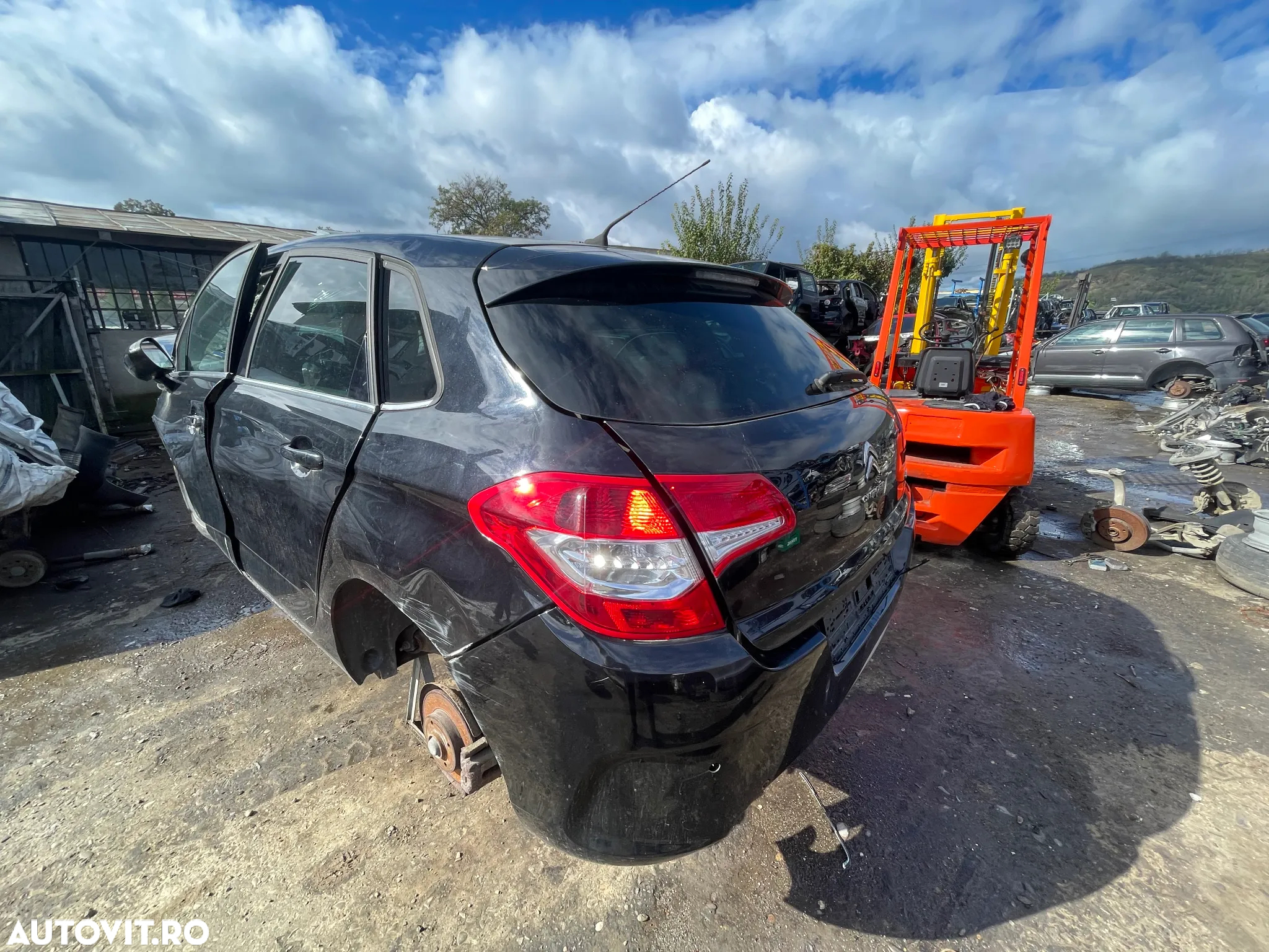 Dezmembram Citroen C4 2014 1.6b - 4