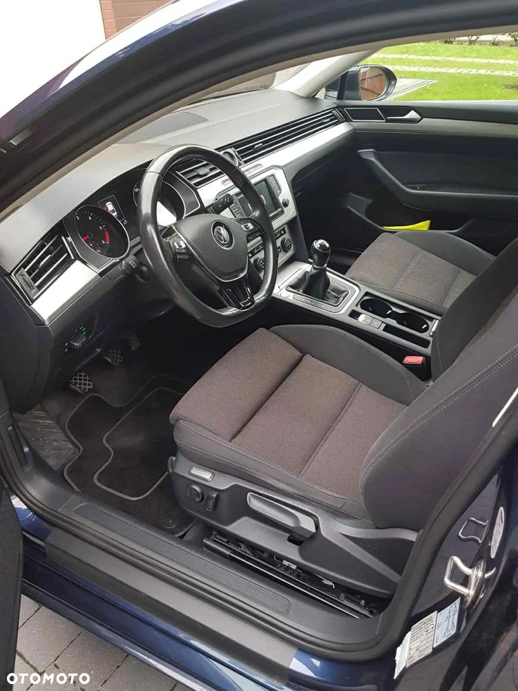 Volkswagen Passat - 5