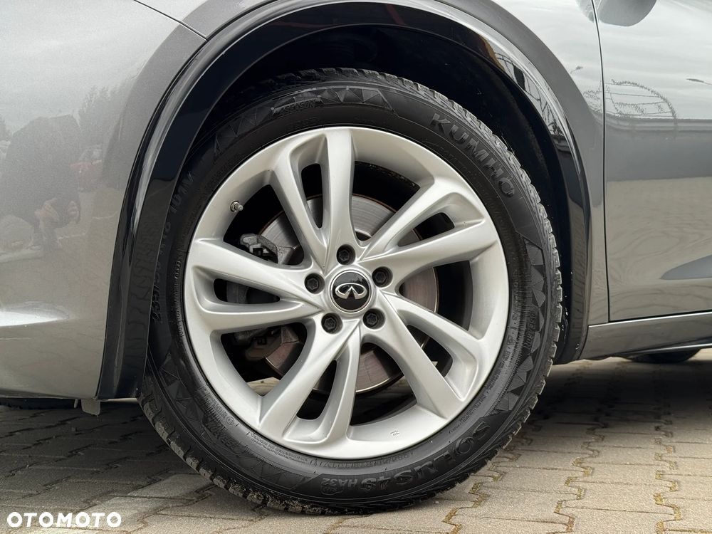 Infiniti Q30 2.2d Sport AWD 7DCT - 13