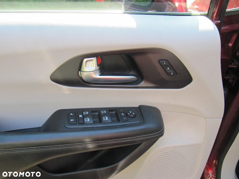 Chrysler Pacifica - 19