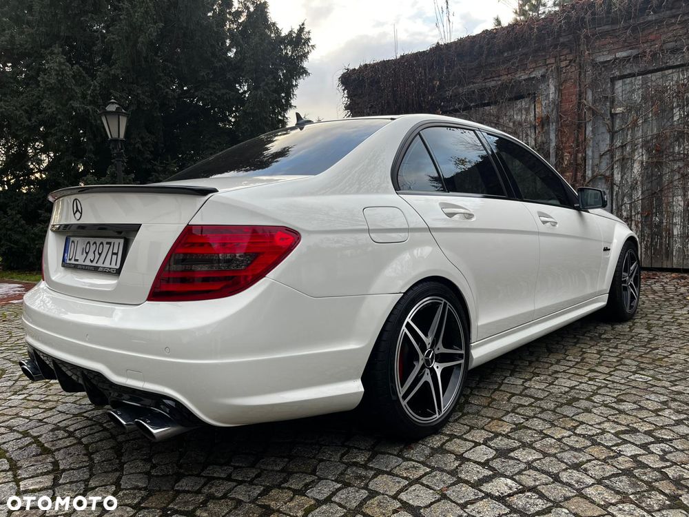 Mercedes-Benz Klasa C 63 AMG 7G-TRONIC SPORT EDITION - 12