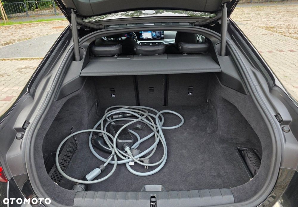 BMW i4 - 30